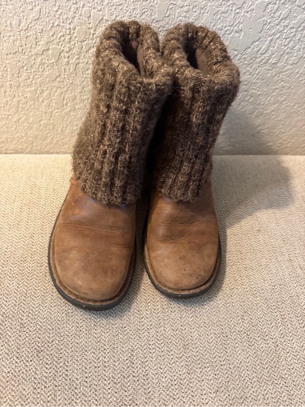Clarks Brown Leather Slip-On Boots with Knit Cuff Size 6